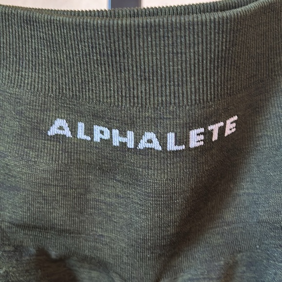 Alphalete Amplify Shorts 5” Inseam In Dark Green Size Small - Picture 6 of 7